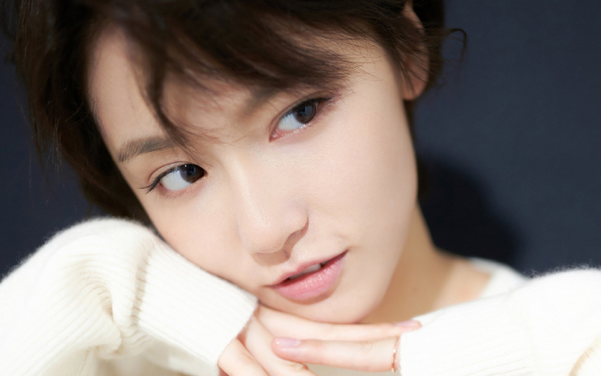 红蓝对决间的怒吼,西亚卡姆生涯之夜撕裂活塞防线的战术密码