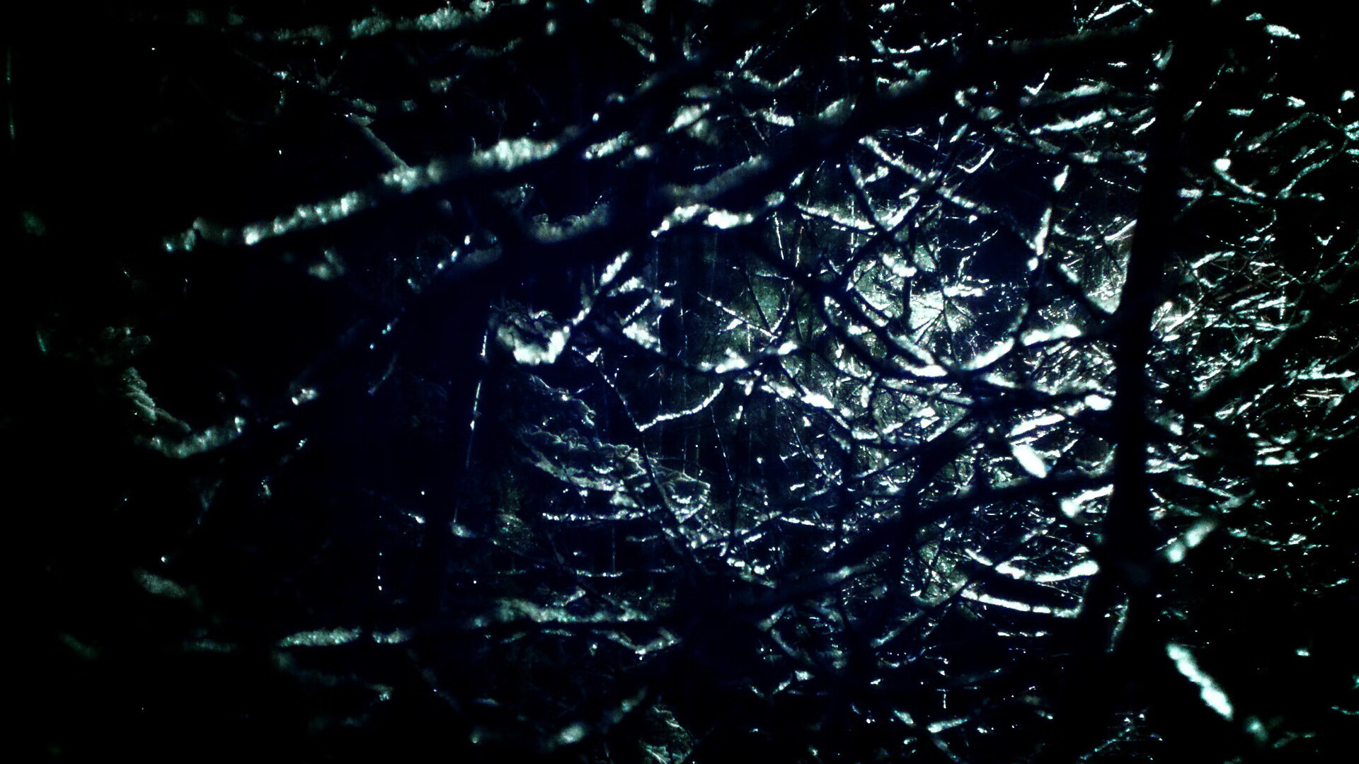 当世界归于沉默，他成为唯一的轰鸣